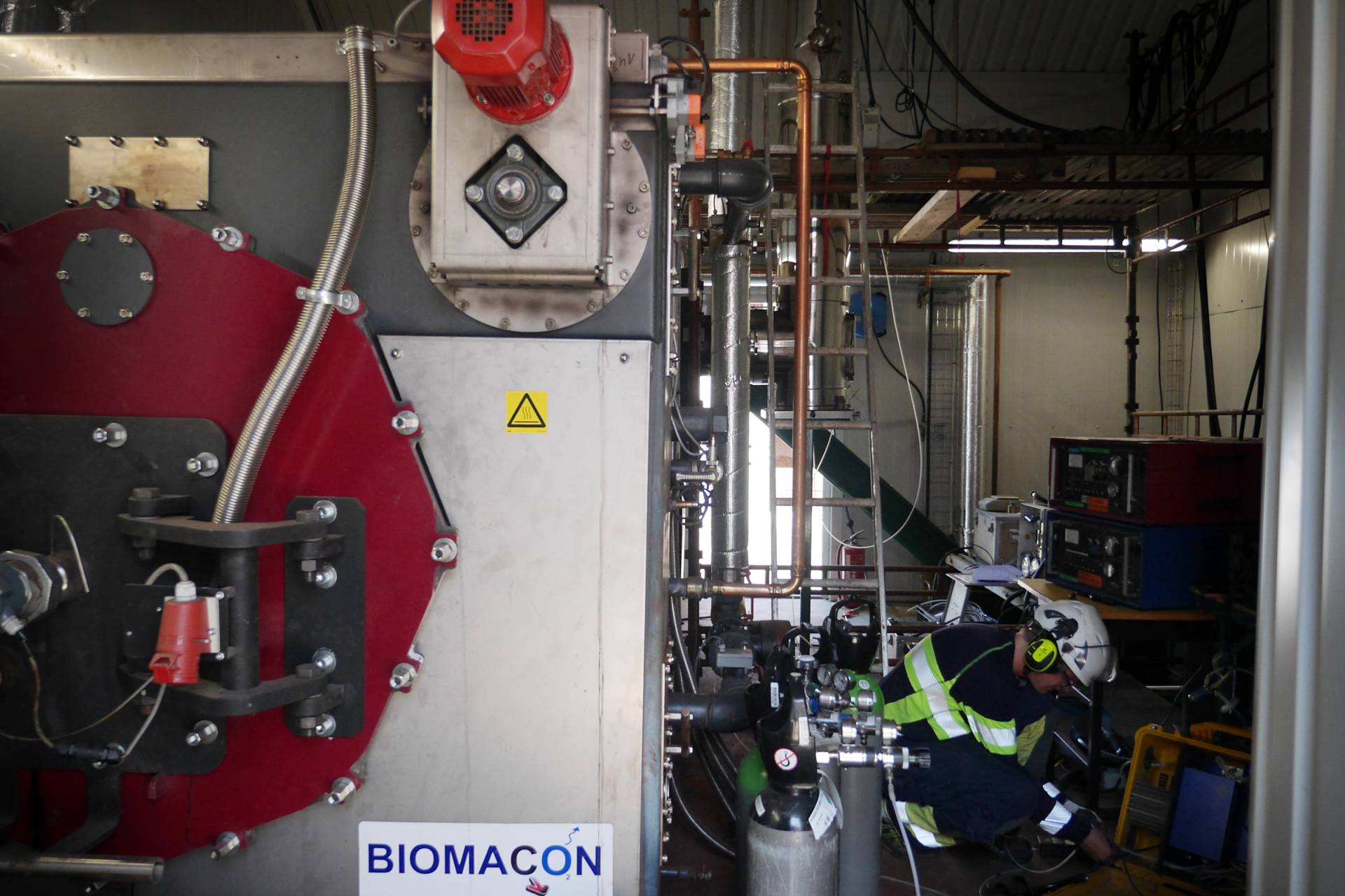 Test pyrolysis in a BioMaCon under the guidance of EcoTopic